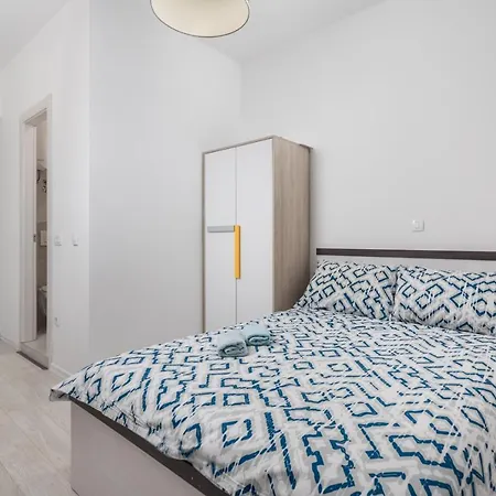 Fran's Apartament *